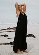 Load image into Gallery viewer, Roma