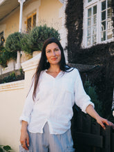 Load image into Gallery viewer, Lady in Linen