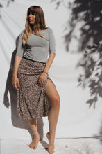 Load image into Gallery viewer, Staple: 3/4 Top