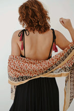 Load image into Gallery viewer, Bagru Lungi: Solea