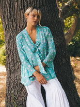 Load image into Gallery viewer, Bow Top