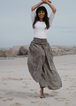 Load image into Gallery viewer, Clean Girl Top: White