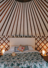 Load image into Gallery viewer, Gudri Throw: Africa