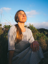 Load image into Gallery viewer, Dove Knit