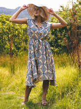 Load image into Gallery viewer, Swing Collar Dress