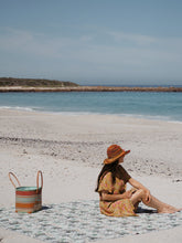 Load image into Gallery viewer, Gudri Throw: Africa