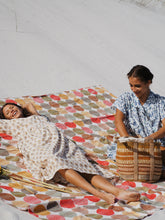 Load image into Gallery viewer, Gudri Throw: Warm Polka