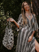 Load image into Gallery viewer, Bucket Handbag: Mandala