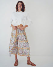 Load image into Gallery viewer, Crisp Summer Top