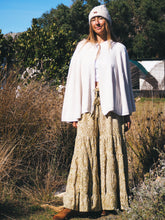 Load image into Gallery viewer, Bamboo Cape