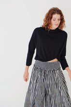 Load image into Gallery viewer, Crisp Summer Top