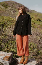 Load image into Gallery viewer, Fitted Linen Jacket