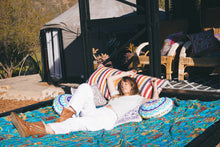 Load image into Gallery viewer, Gudri Throw: Frida