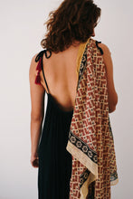 Load image into Gallery viewer, Bagru Lungi: Solea