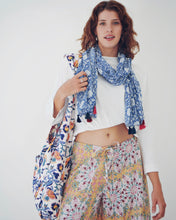 Load image into Gallery viewer, Summer Scarf: Blue Daisy
