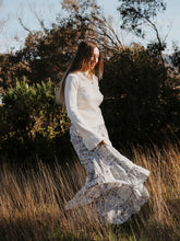 Load image into Gallery viewer, Daisy Knit: Cream