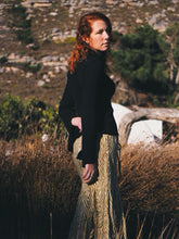 Load image into Gallery viewer, Daisy Knit: Midnight