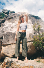 Load image into Gallery viewer, Verdant Linen