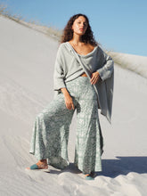 Load image into Gallery viewer, Cross Knit: Sage