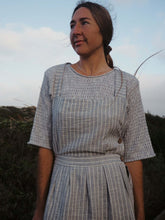 Load image into Gallery viewer, Dove Knit