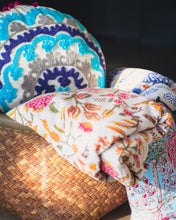 Load image into Gallery viewer, Mandala Round Cushion