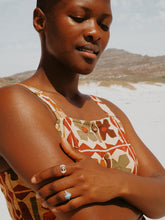 Load image into Gallery viewer, Arty Vest: Uno