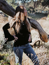 Load image into Gallery viewer, Daisy Knit: Midnight
