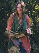 Load image into Gallery viewer, Scarf So Soft: Green
