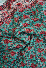 Load image into Gallery viewer, Quilt: Rich Tropics
