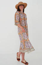 Load image into Gallery viewer, Seville: Noon
