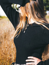 Load image into Gallery viewer, Daisy Knit: Midnight
