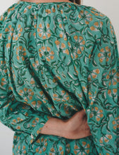 Load image into Gallery viewer, Pyjama Set: Daisy Field
