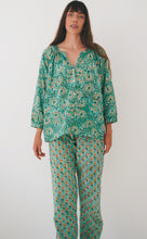 Load image into Gallery viewer, Pyjama Set: Daisy Field
