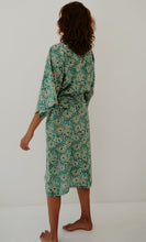 Load image into Gallery viewer, Kimono: Field of Daisies
