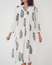Load image into Gallery viewer, Mogul Dress
