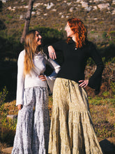 Load image into Gallery viewer, Daisy Knit: Midnight
