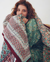 Load image into Gallery viewer, Quilt: Rich Tropics
