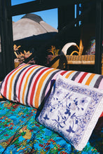 Load image into Gallery viewer, Gudri Throw: Frida
