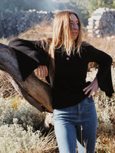 Load image into Gallery viewer, Daisy Knit: Midnight
