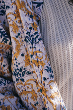 Load image into Gallery viewer, Arjack Jacket: Delicate Mosiac
