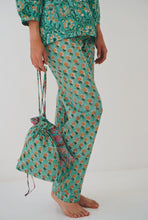 Load image into Gallery viewer, Pyjama Set: Daisy Field
