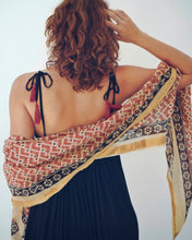 Load image into Gallery viewer, Bagru Lungi: Solea

