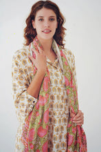 Load image into Gallery viewer, Lungi: Blooming
