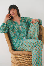 Load image into Gallery viewer, Pyjama Set: Daisy Field
