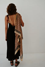 Load image into Gallery viewer, Bagru Lungi: Solea
