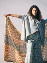 Load image into Gallery viewer, Zari Lungi

