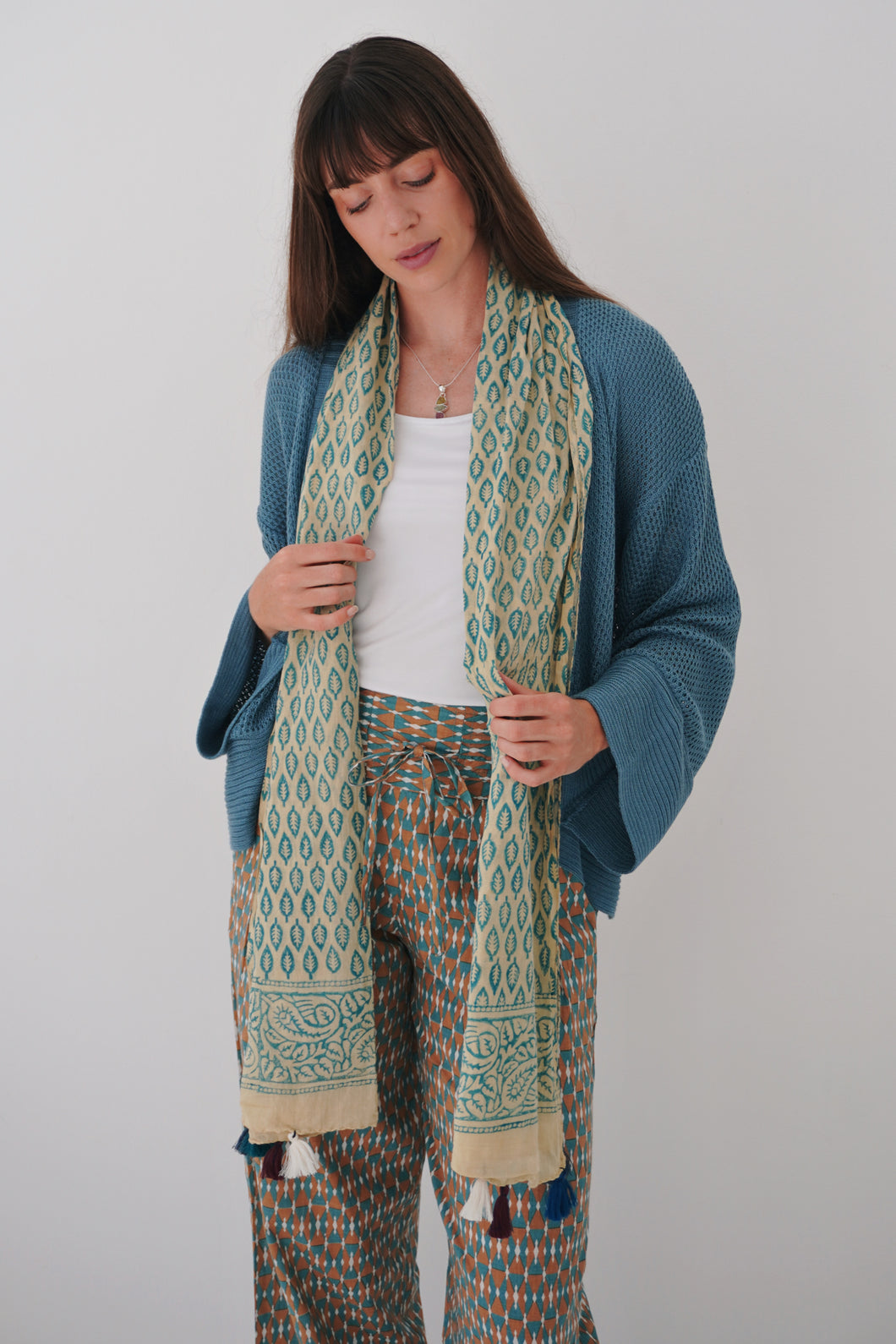 Summer Scarf: Blue Leaf
