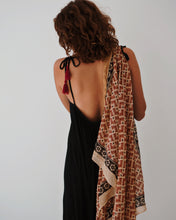 Load image into Gallery viewer, Bagru Lungi: Solea
