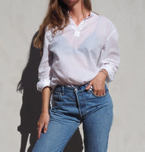 Load image into Gallery viewer, Light cotton boyfriend shirt (unisex)
