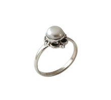 Load image into Gallery viewer, Sterling Silver Pearl Ring
